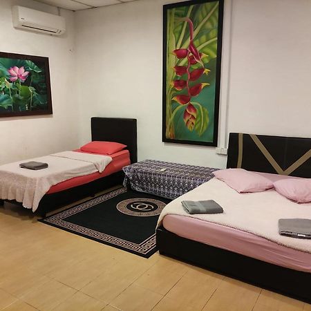Kencana Guest House Пантай Ченанг Екстериор снимка