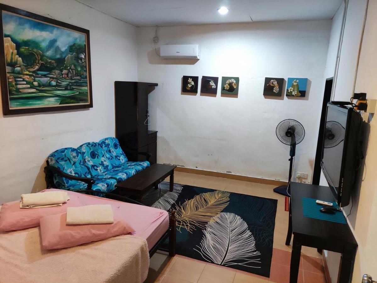 Kencana Guest House Пантай Ченанг Стая снимка