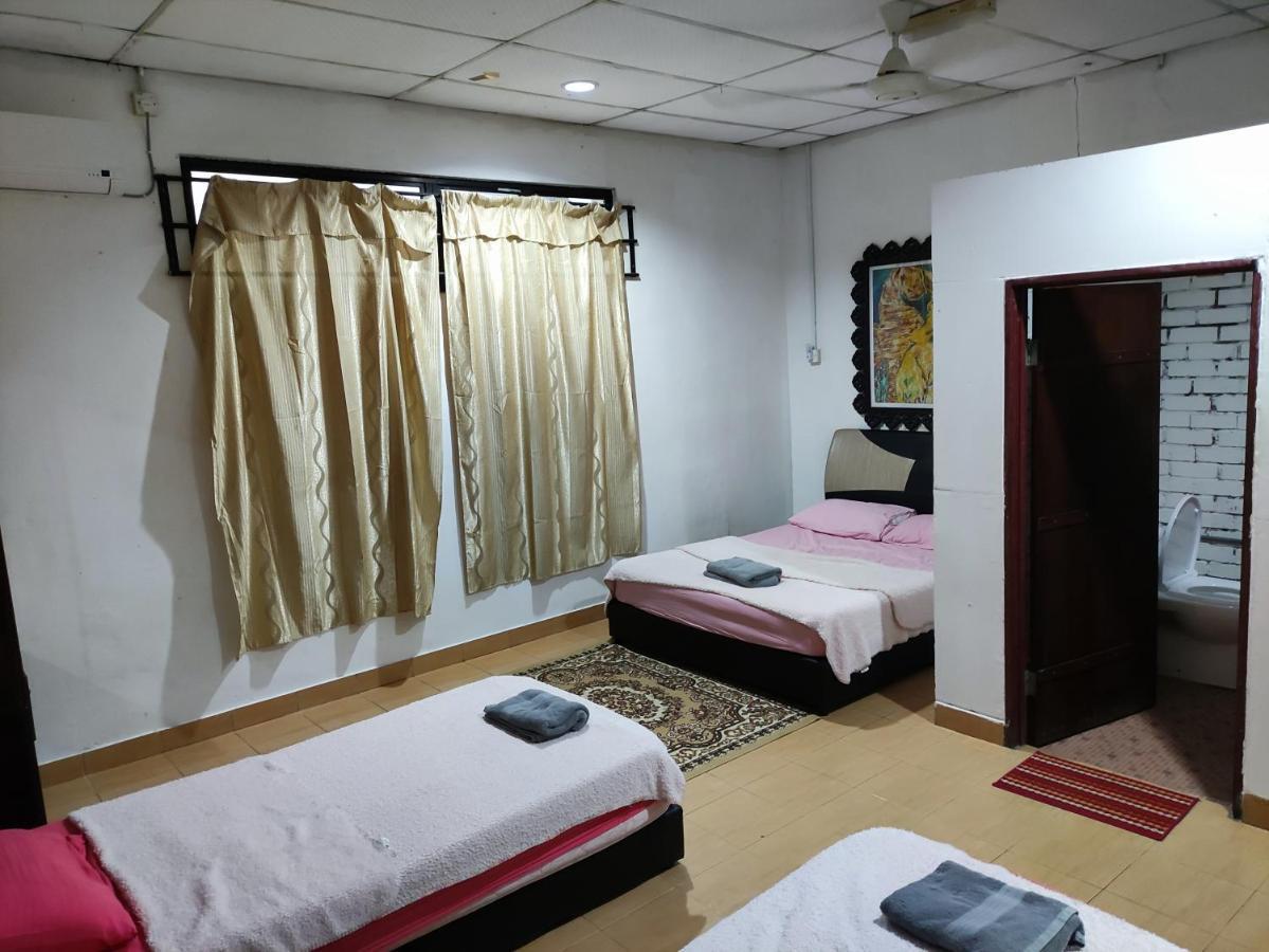 Kencana Guest House Пантай Ченанг Стая снимка