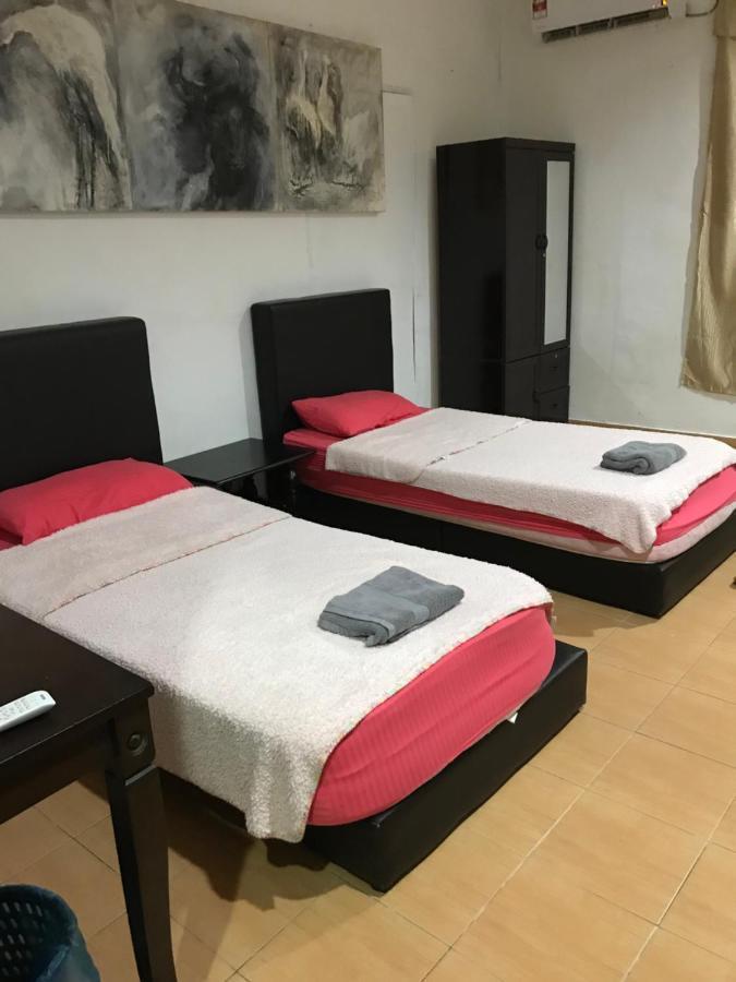 Kencana Guest House Пантай Ченанг Екстериор снимка