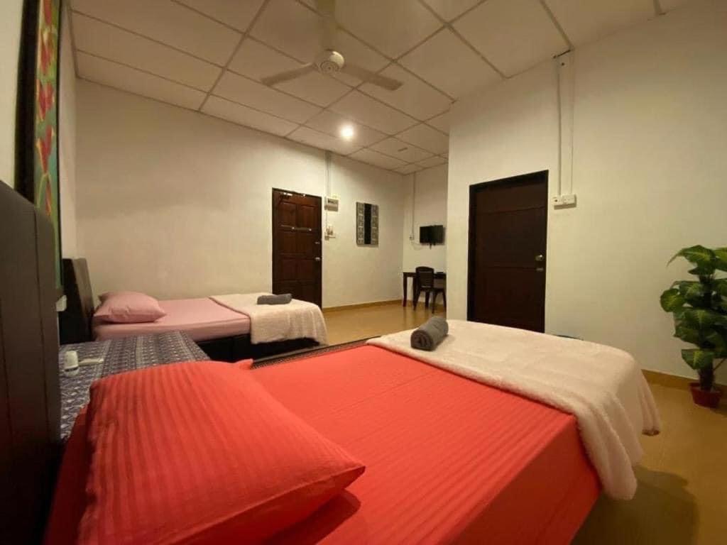 Kencana Guest House Пантай Ченанг Екстериор снимка